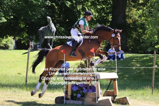 Preview martina toedt mit crystallon IMG_0037.jpg